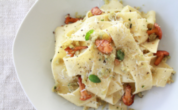 Pappardelle mit Marroni-Pesto und Pfifferlinge Zubereitung Papardelle mit Marroni-Pesto und Eierschwämmchen