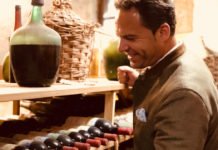 Direktor Christian Hollweck: Französische Rotweine im Brauereigasthof Hotel Aying