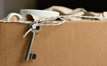 Kisten sind für den Umzug voll gepackt