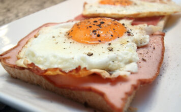 Spiegelei und Schinken - Eiweiß zum Abnehmen